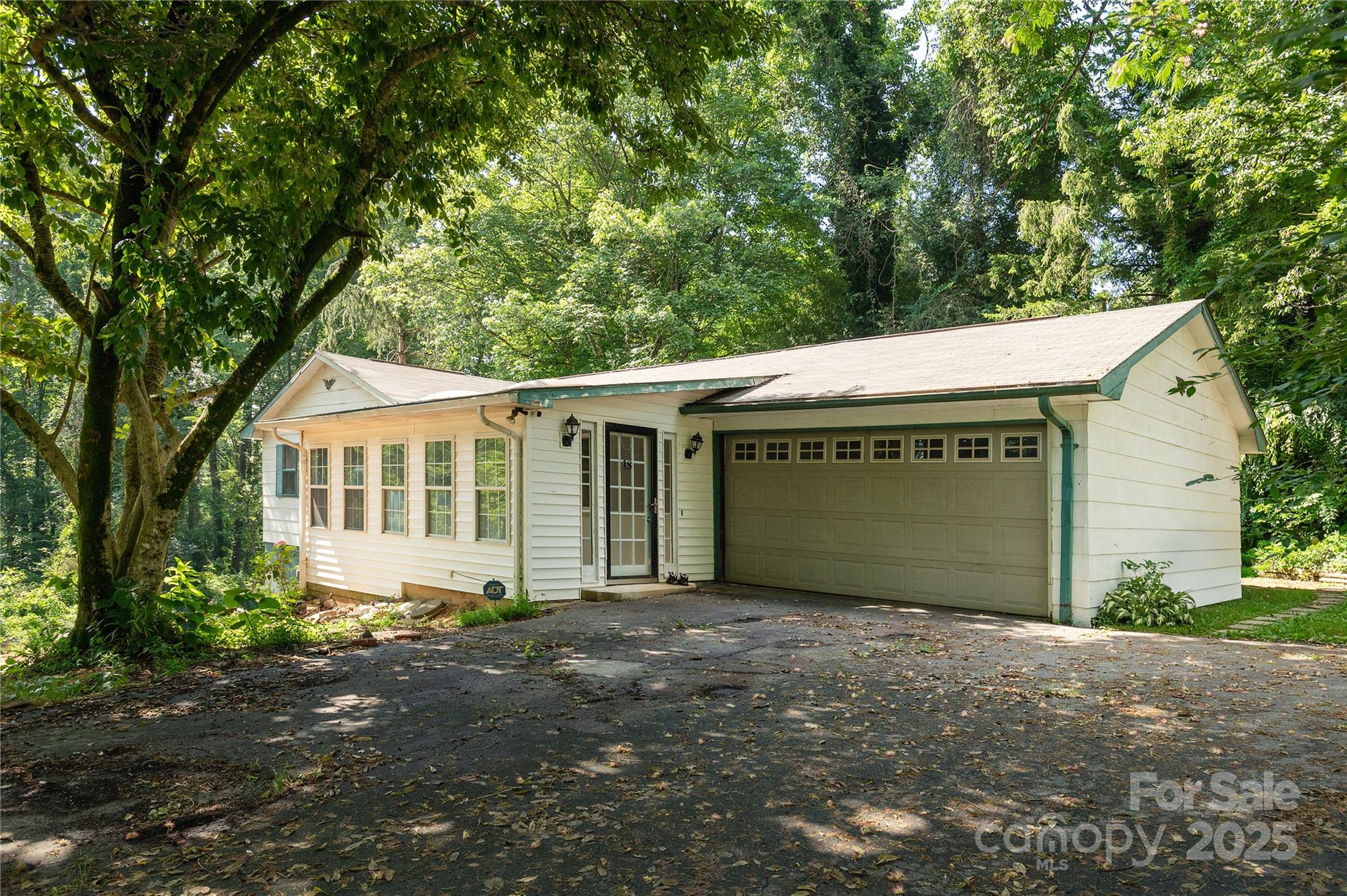 18 Peaceful Valley Lane