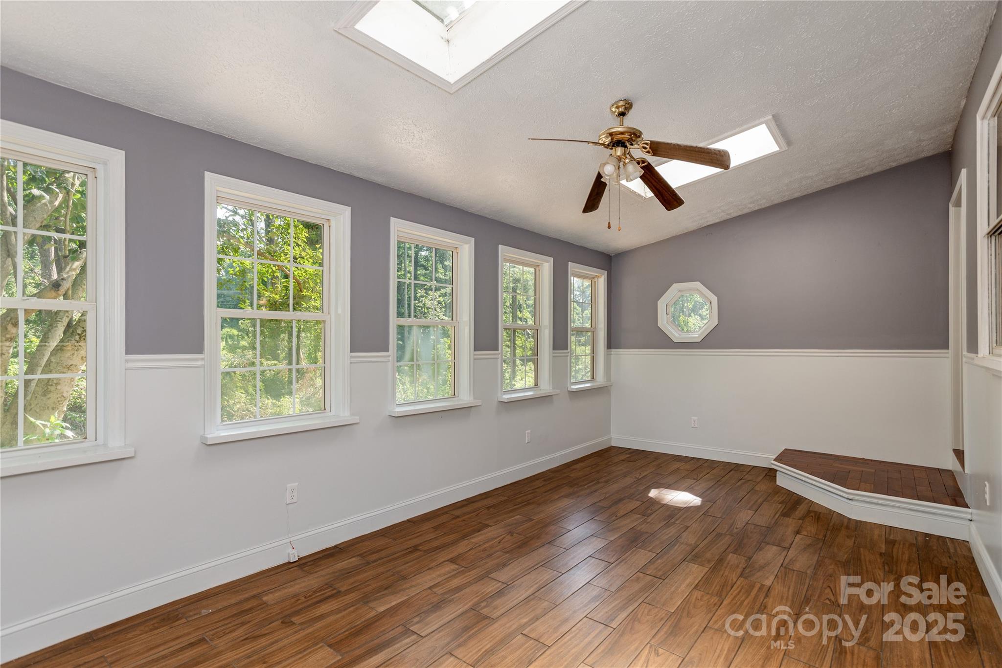 18 Peaceful Valley Lane