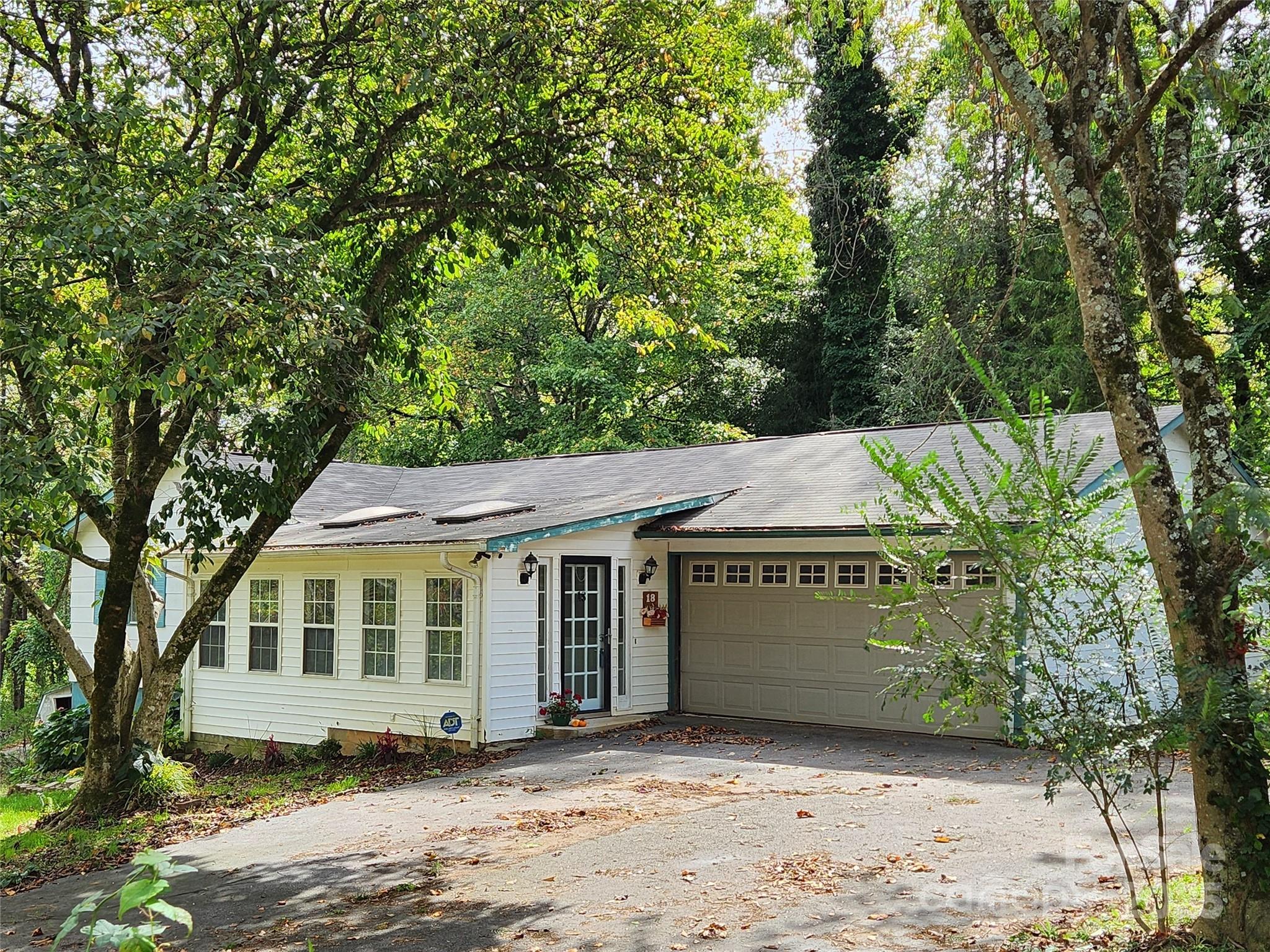 18 Peaceful Valley Lane