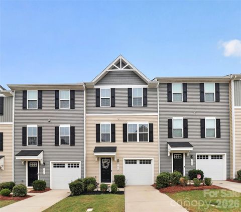 Photo of 5412 Kyndall Walk Way, Charlotte, NC 28269 (MLS # 4377419)