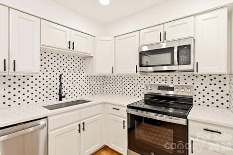 Photo of 1936 Lakedell Drive, Charlotte, NC 28215 (MLS # 4401576)