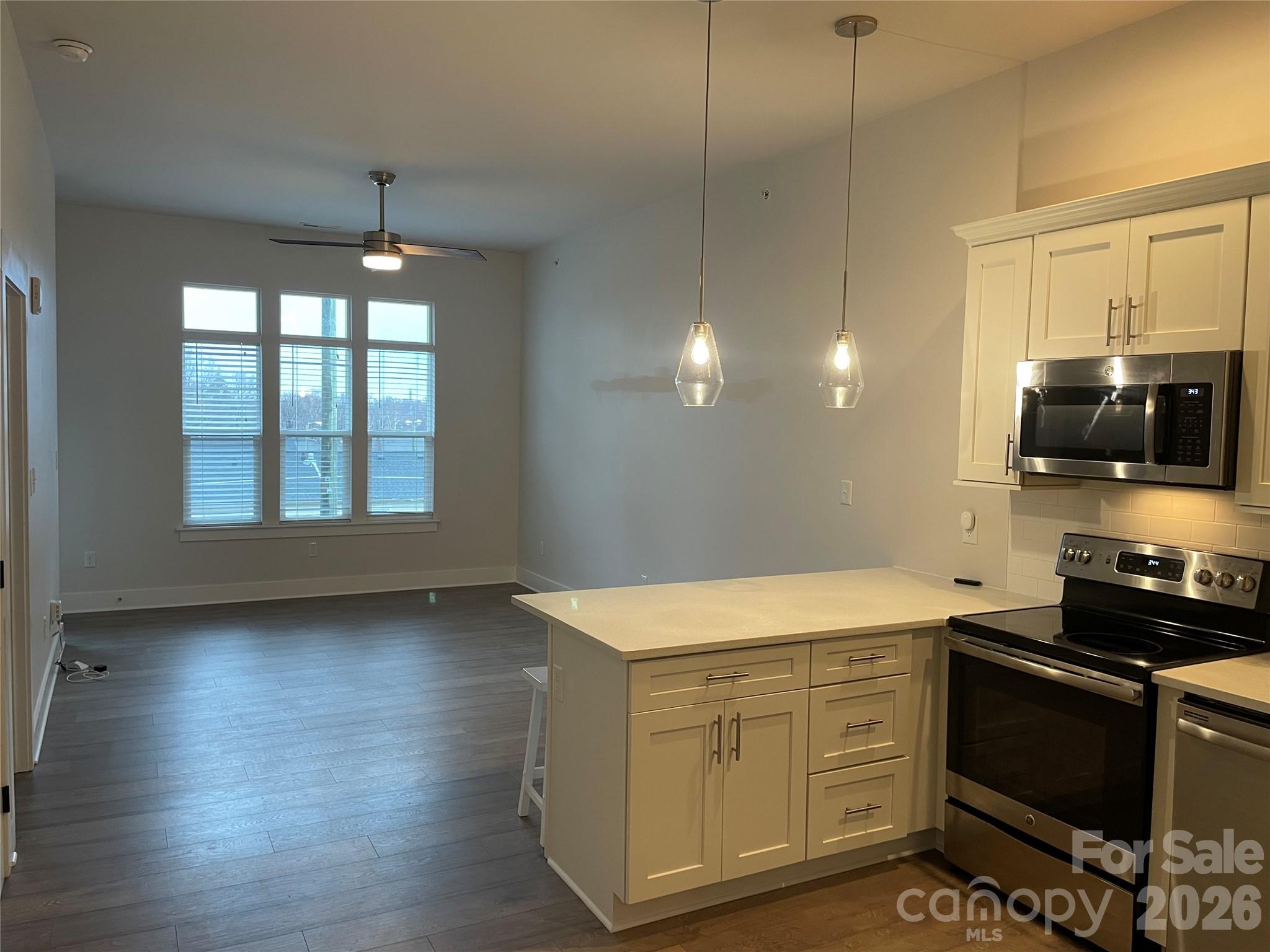 935 Mcalway Road 303