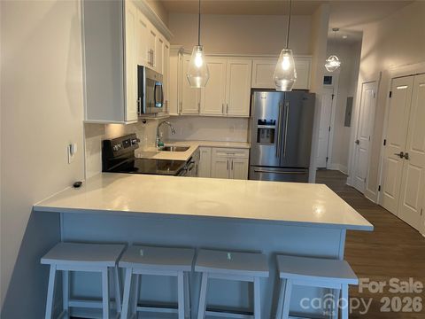 Photo of 935 Mcalway Road #303, Charlotte, NC 28211 (MLS # 4337700)