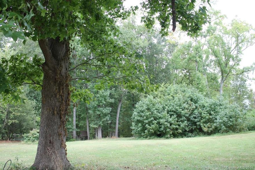 Great golf course lot in Regent Park on the 8th Tee. Desirable homesite is already cleared and ready for your dream home. Bring your own builder! Over 28 hardwoods are on this beautiful lot. There are appx 75 ft of green belt on the golf side.