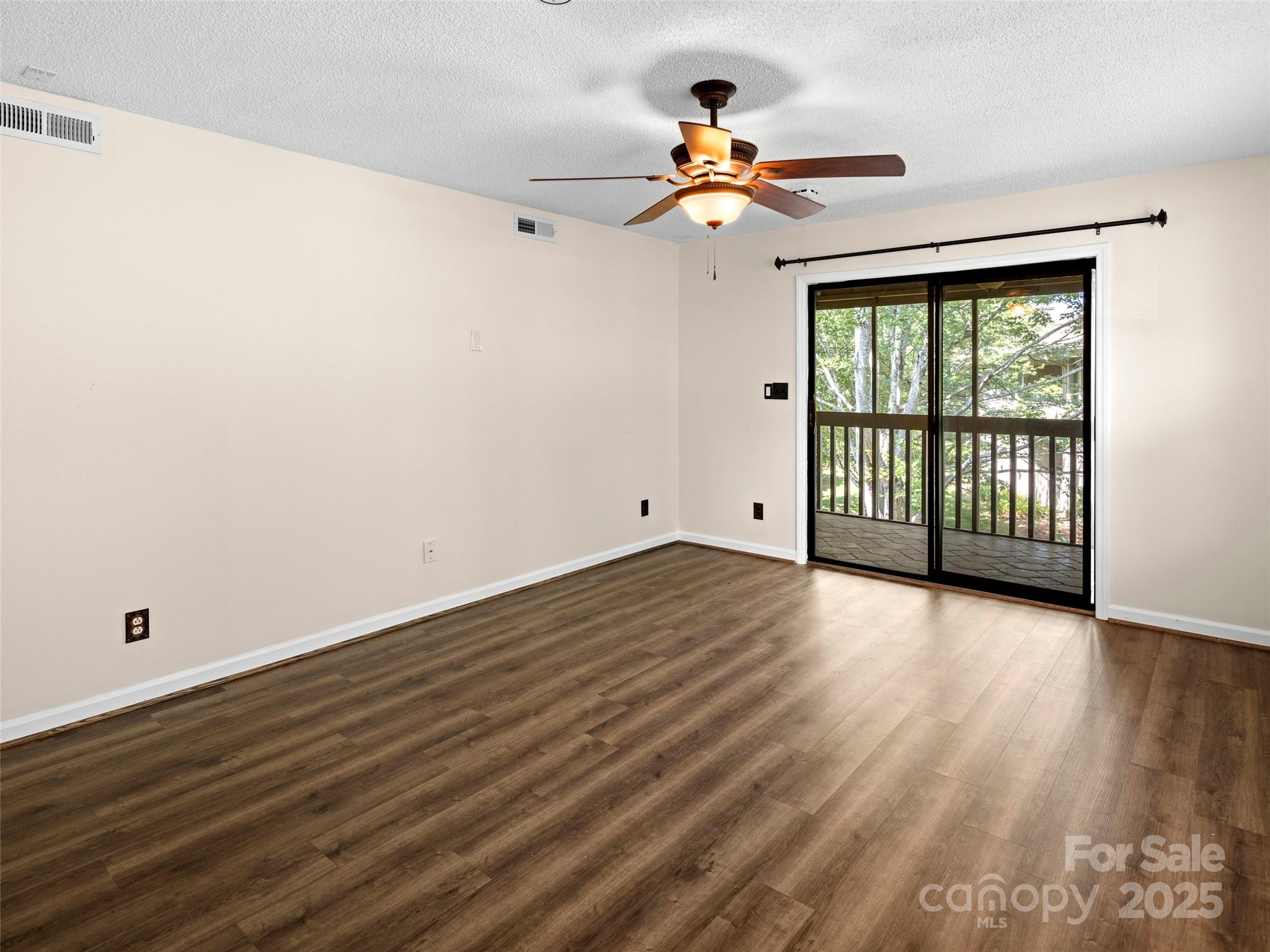 206 Abbey Circle