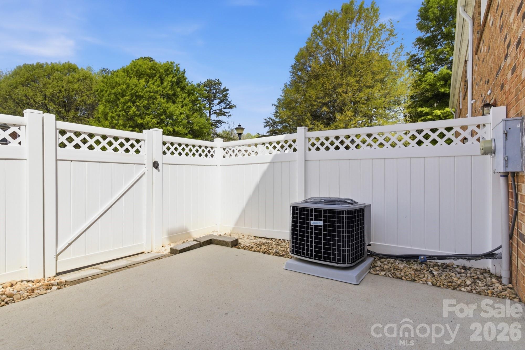 Williamsburg on Commonwealth - Residential