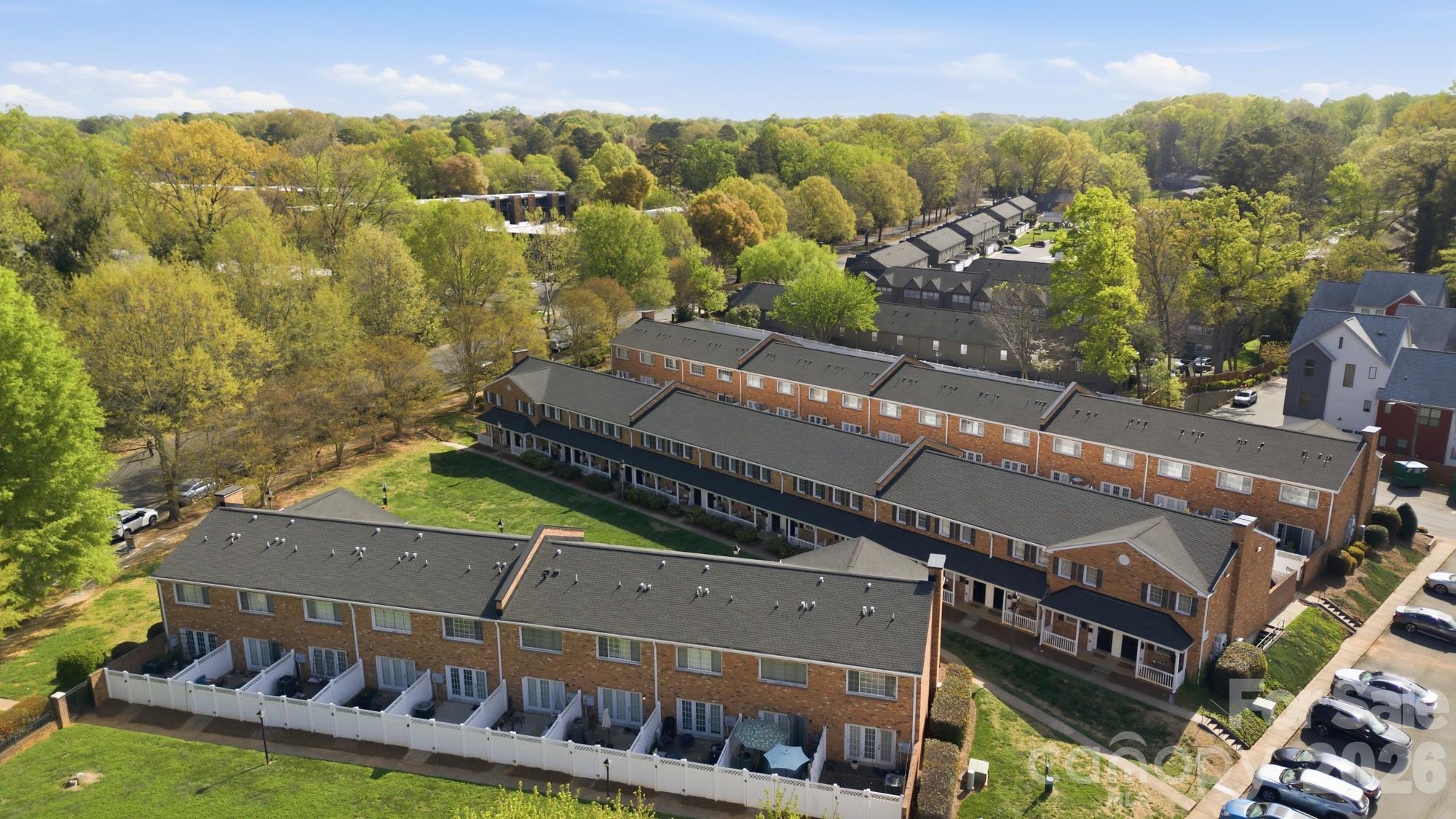 Williamsburg on Commonwealth - Residential