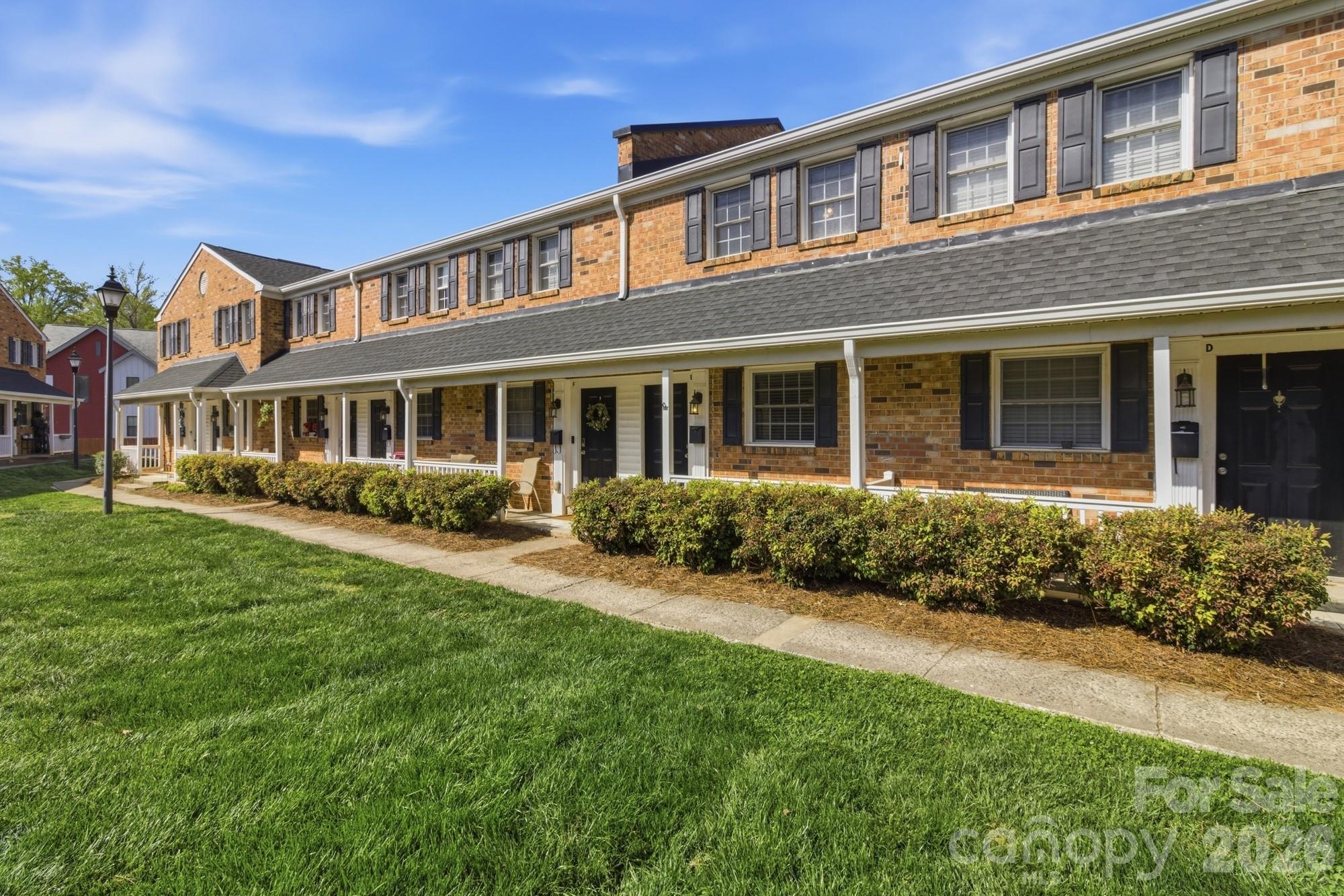 Williamsburg on Commonwealth - Residential