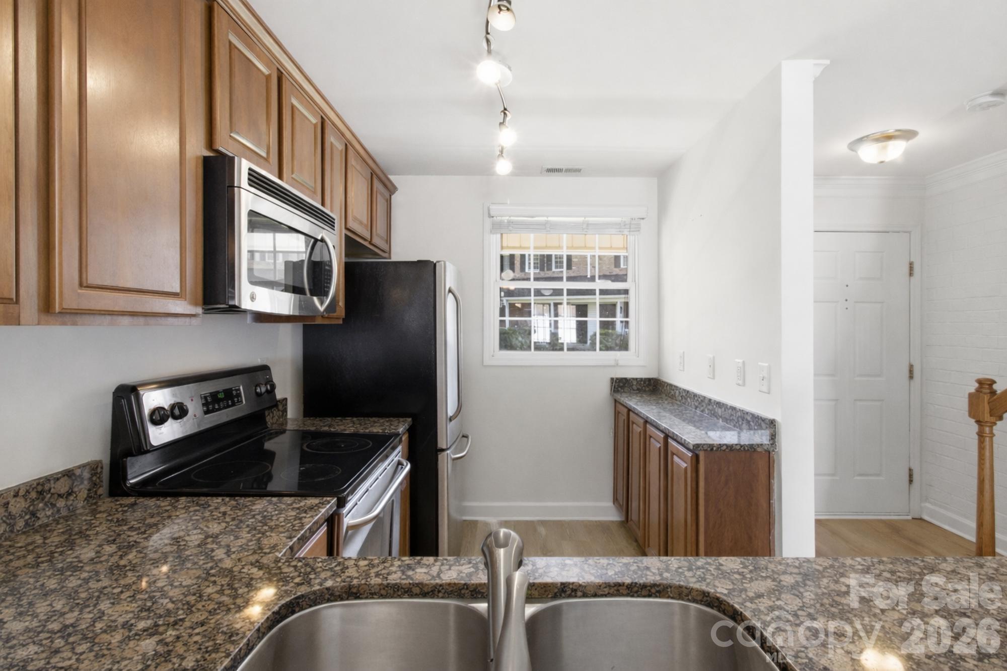 Williamsburg on Commonwealth - Residential