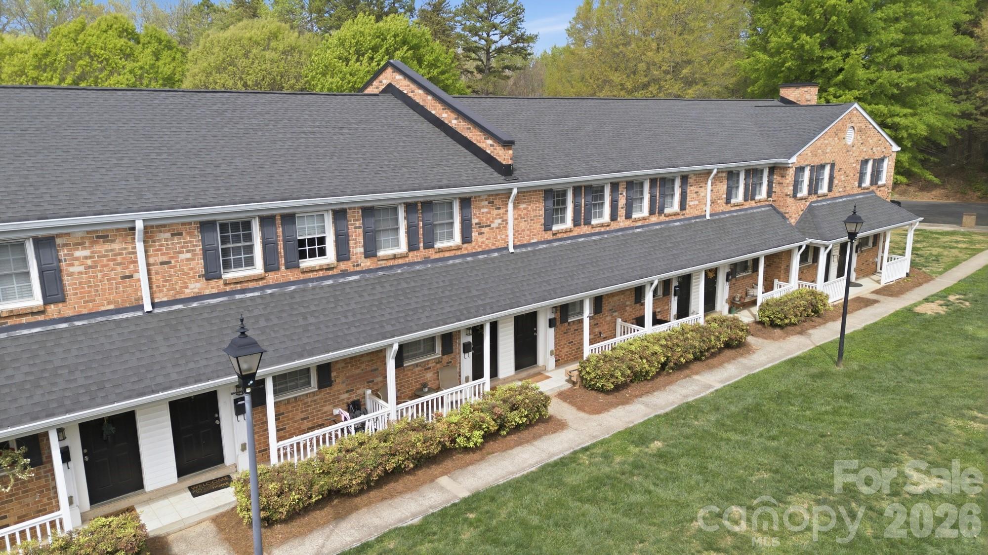 Williamsburg on Commonwealth - Residential