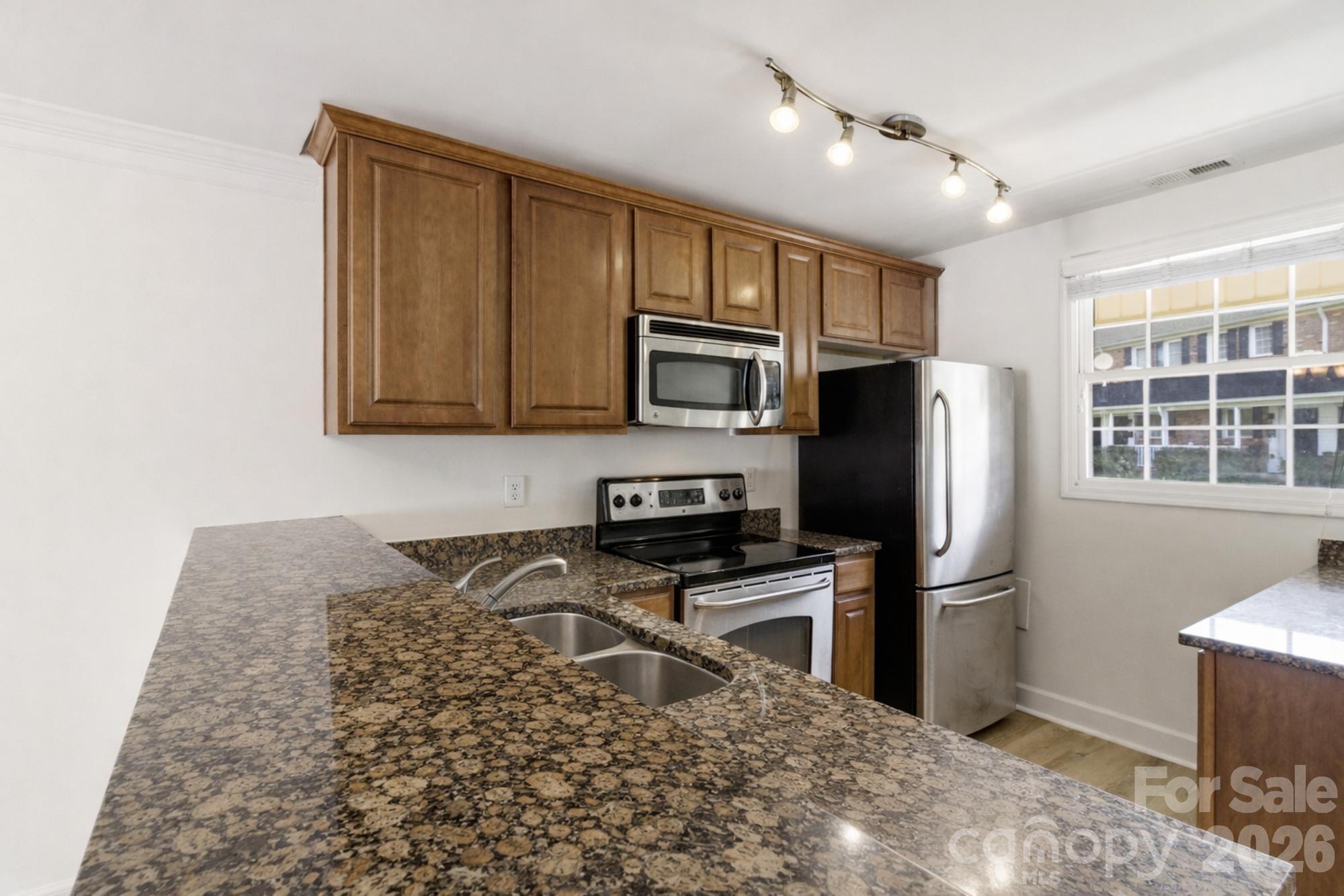 Williamsburg on Commonwealth - Residential