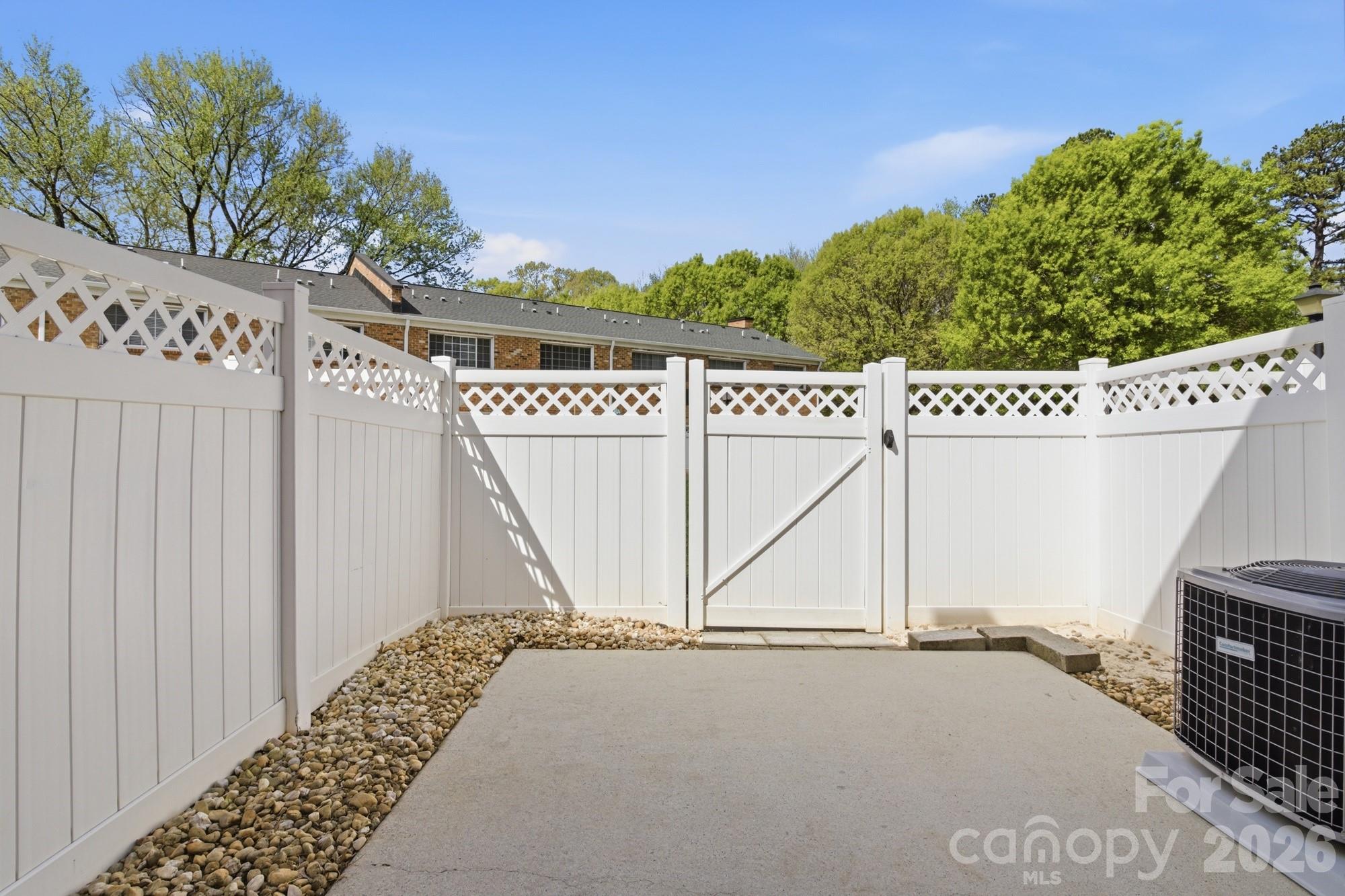 Williamsburg on Commonwealth - Residential