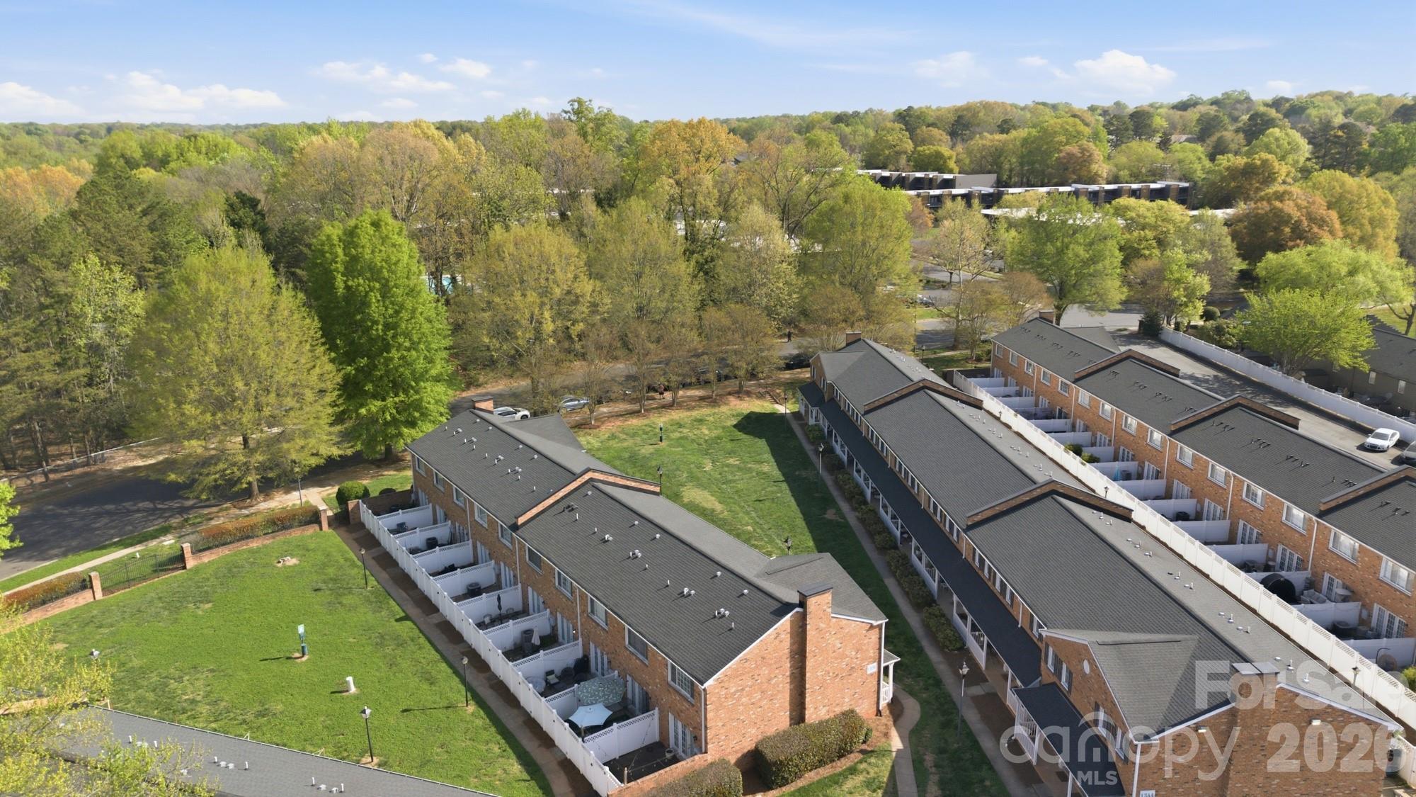 Williamsburg on Commonwealth - Residential