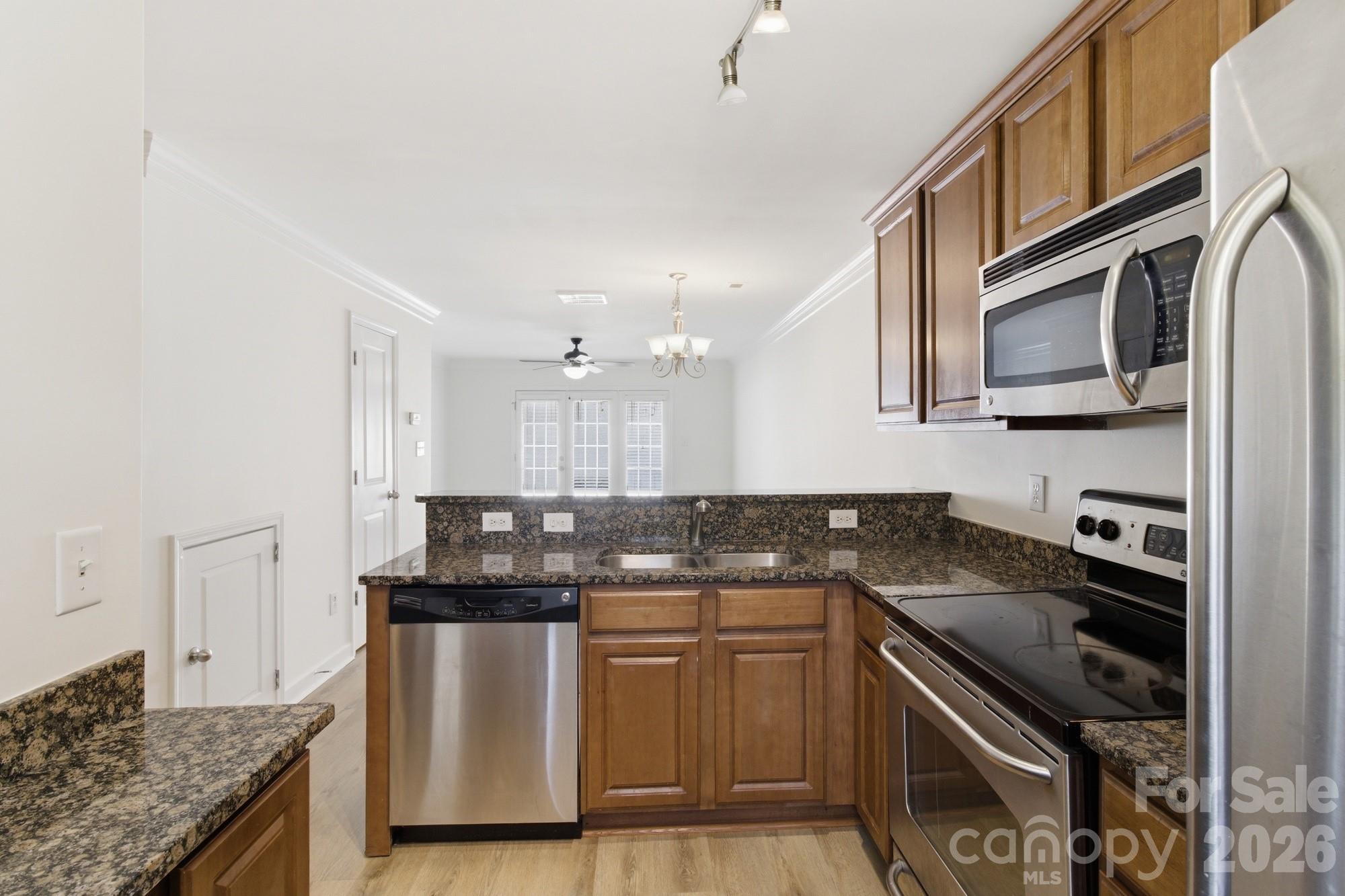 Williamsburg on Commonwealth - Residential