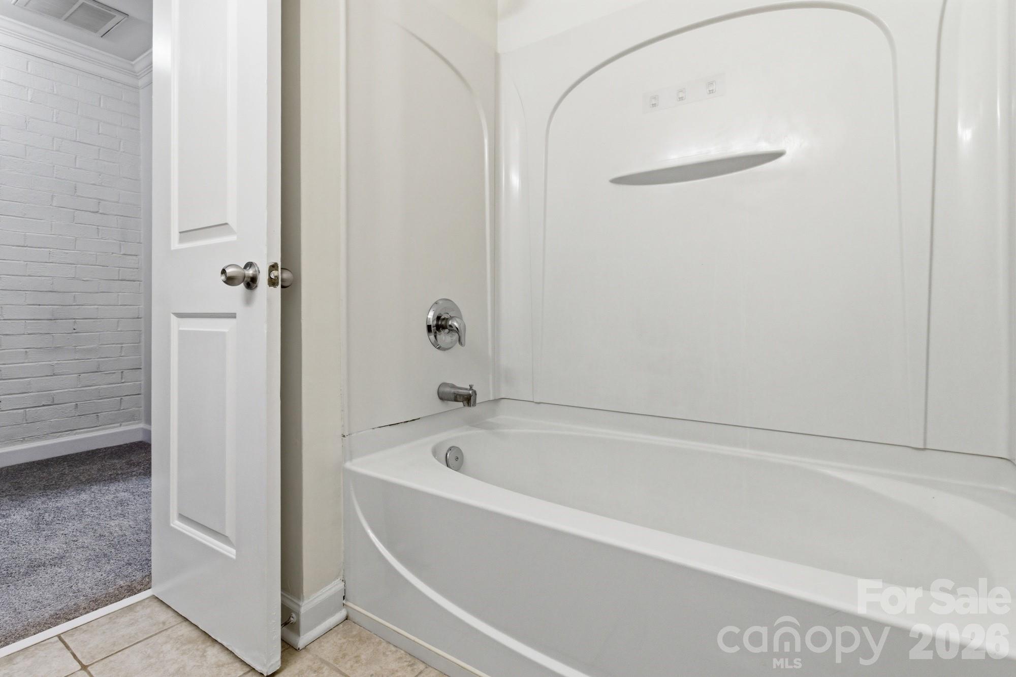 Williamsburg on Commonwealth - Residential