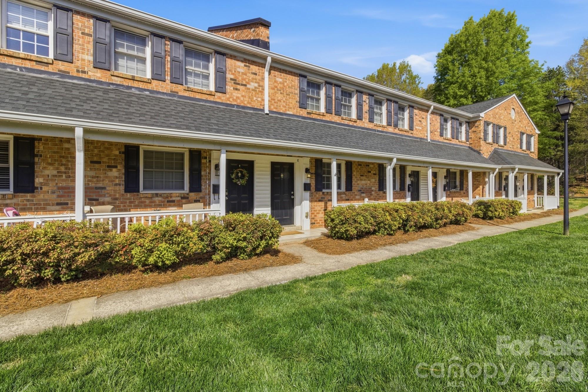 Williamsburg on Commonwealth - Residential