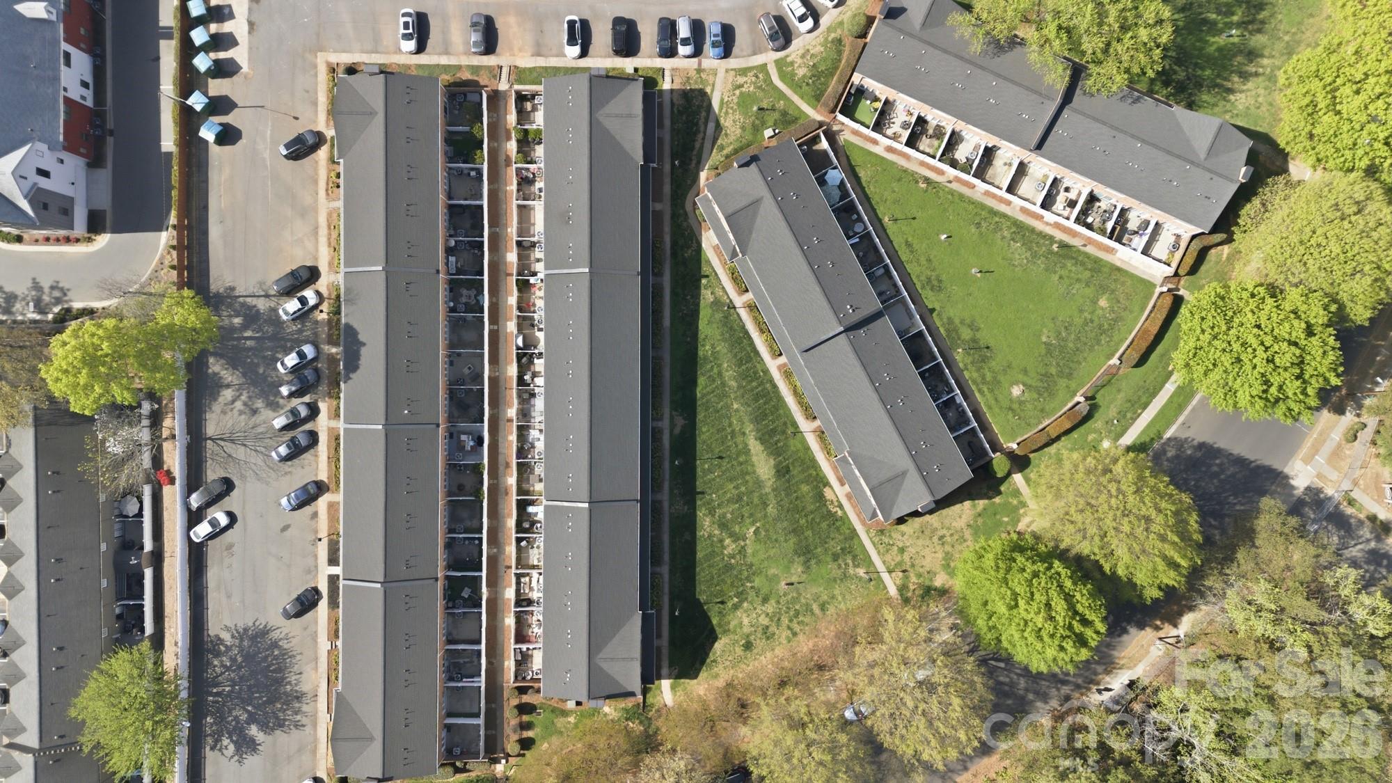 Williamsburg on Commonwealth - Residential