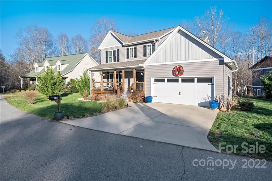 Immaculate home in Mills River community minutes to Ingles, the airport, Hendersonville and Brevard!  This open floor plan, stunning kitchen with granite countertops and stainless steel appliances, hardwood floors, fireplace, gorgeous baths and two car garage make this a perfect place to relax.  The home is located in a small neighborhood, has a level front and side yard and a creek in the back.