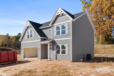 Photo of 114 Indian Wells Court, Harmony, NC 28634 (MLS # 4299662)
