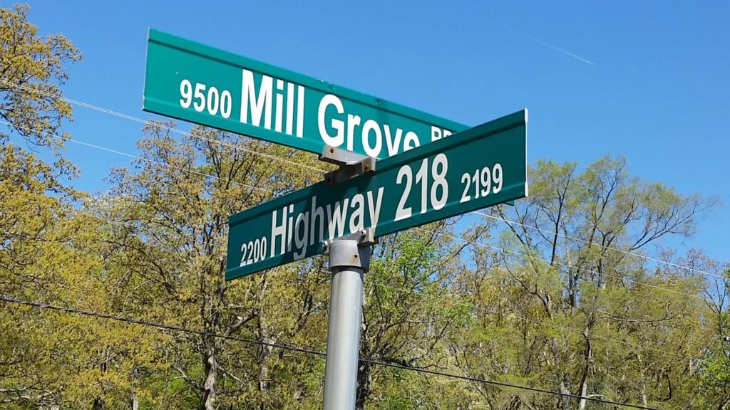 Main image without alt text