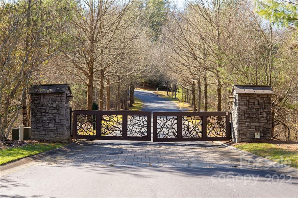 000 Mills River Way 101