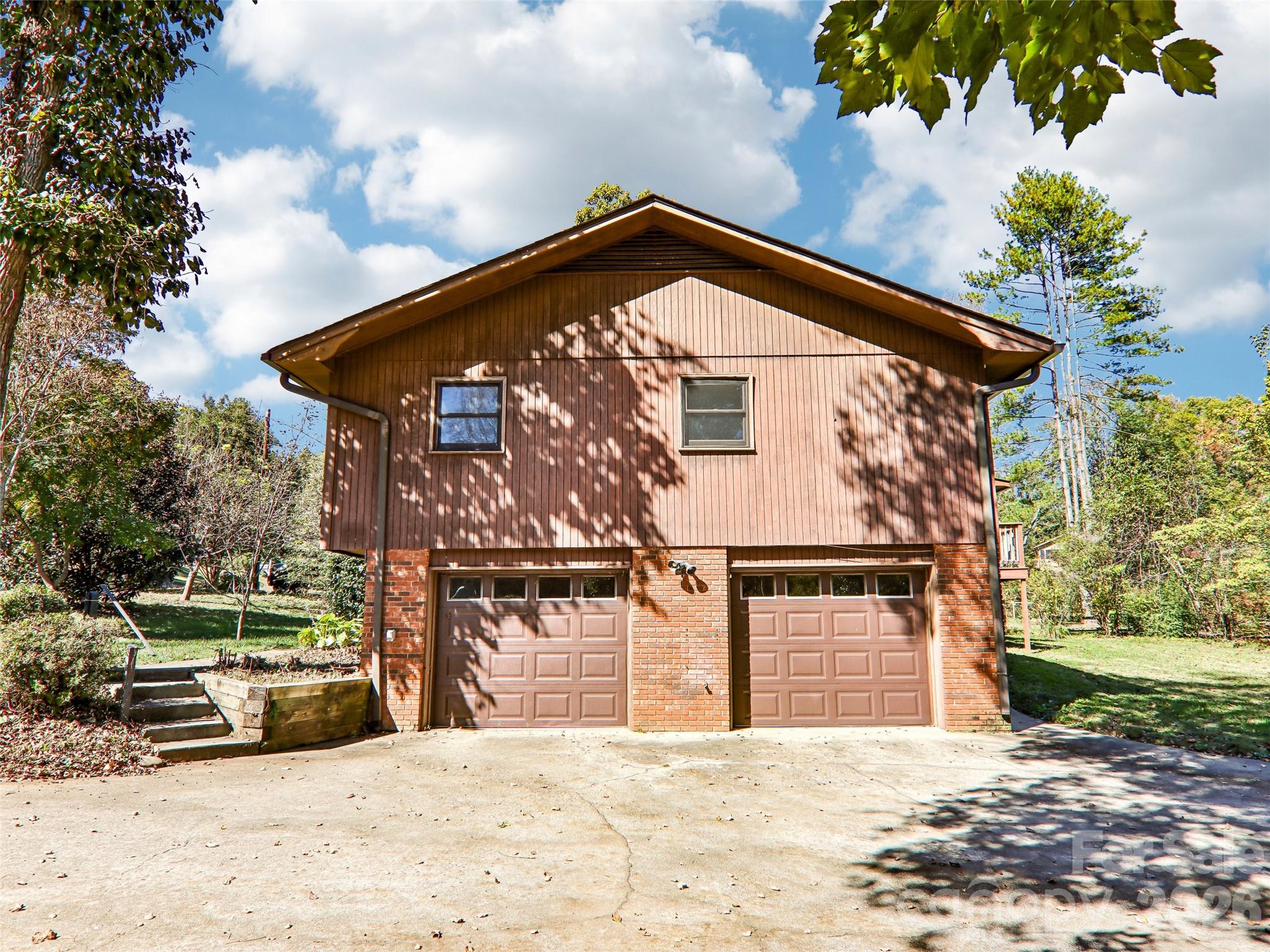 331 Woody Lane