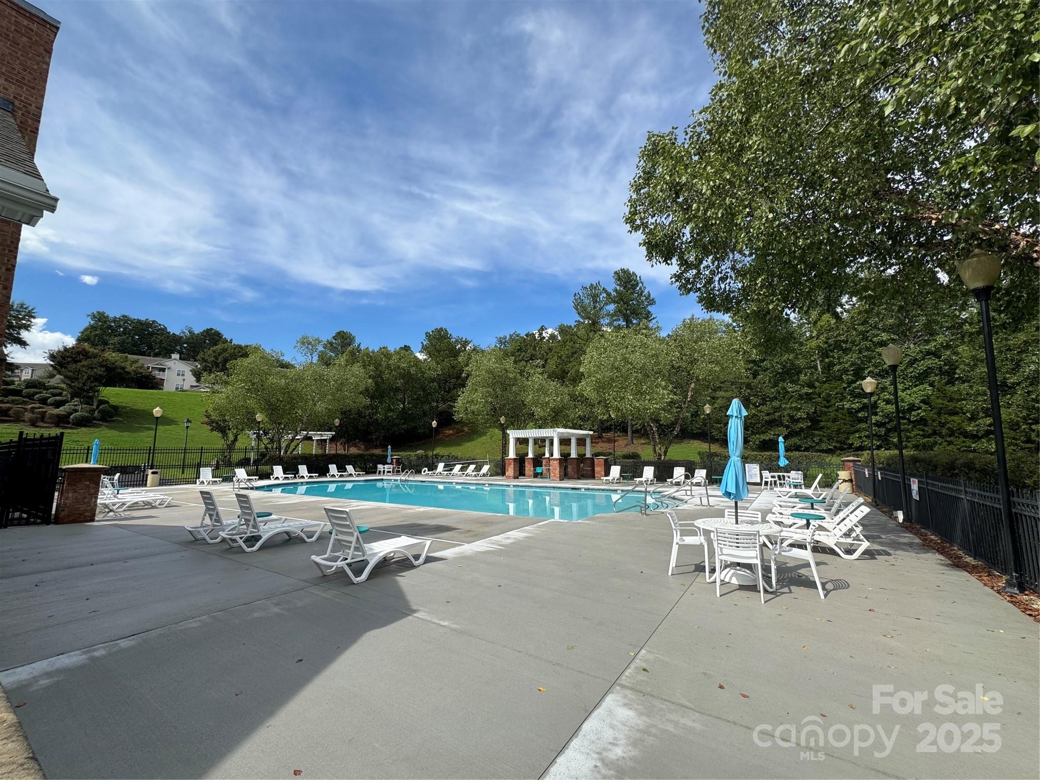 Charlotte, North Carolina 28262, United States, 2 Bedrooms Bedrooms, ,2 BathroomsBathrooms,Residential,Active,242307