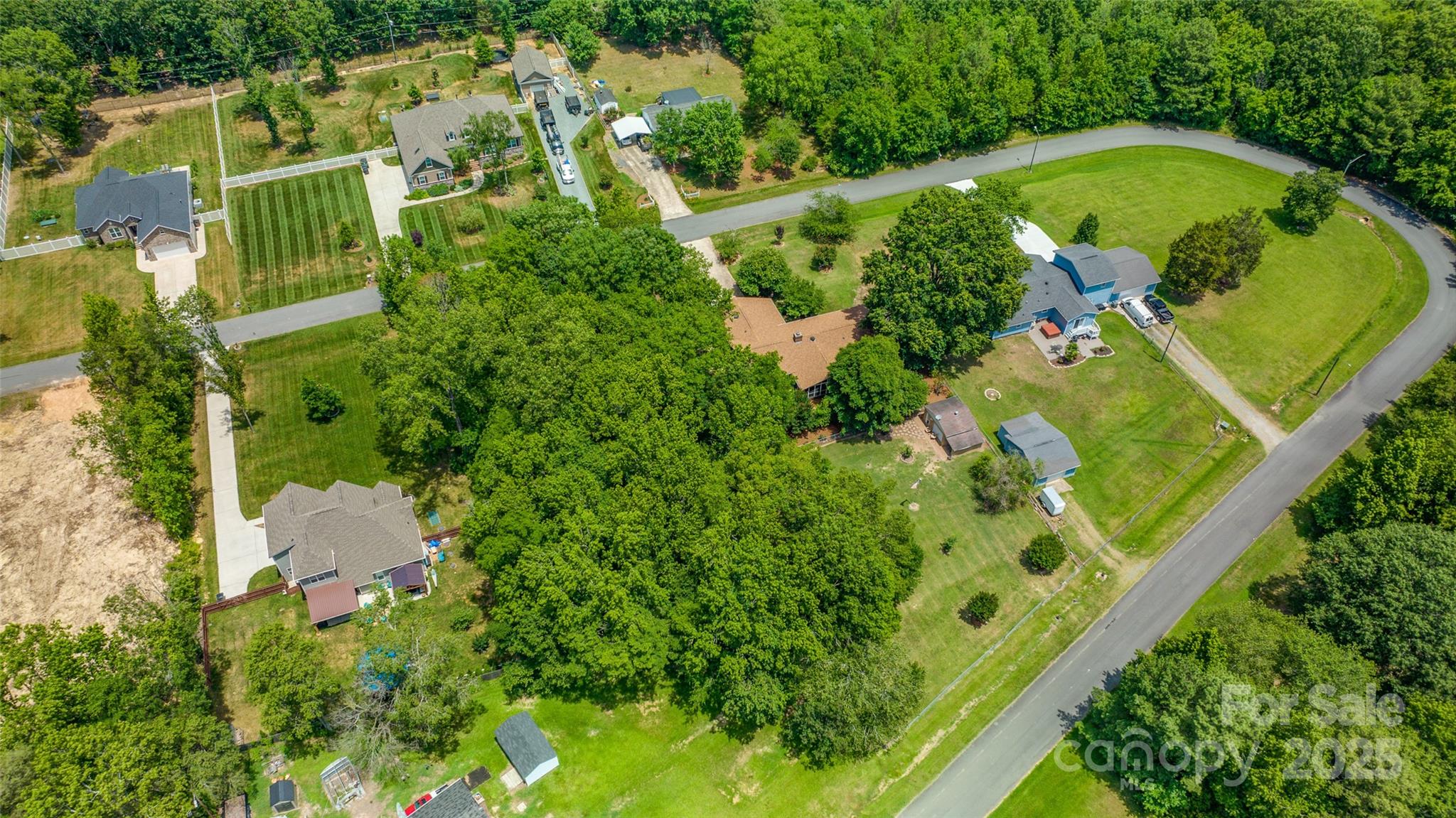 310 Picketts Circle