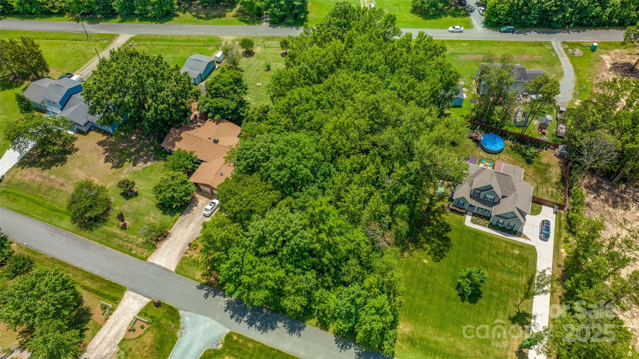 310 Picketts Circle