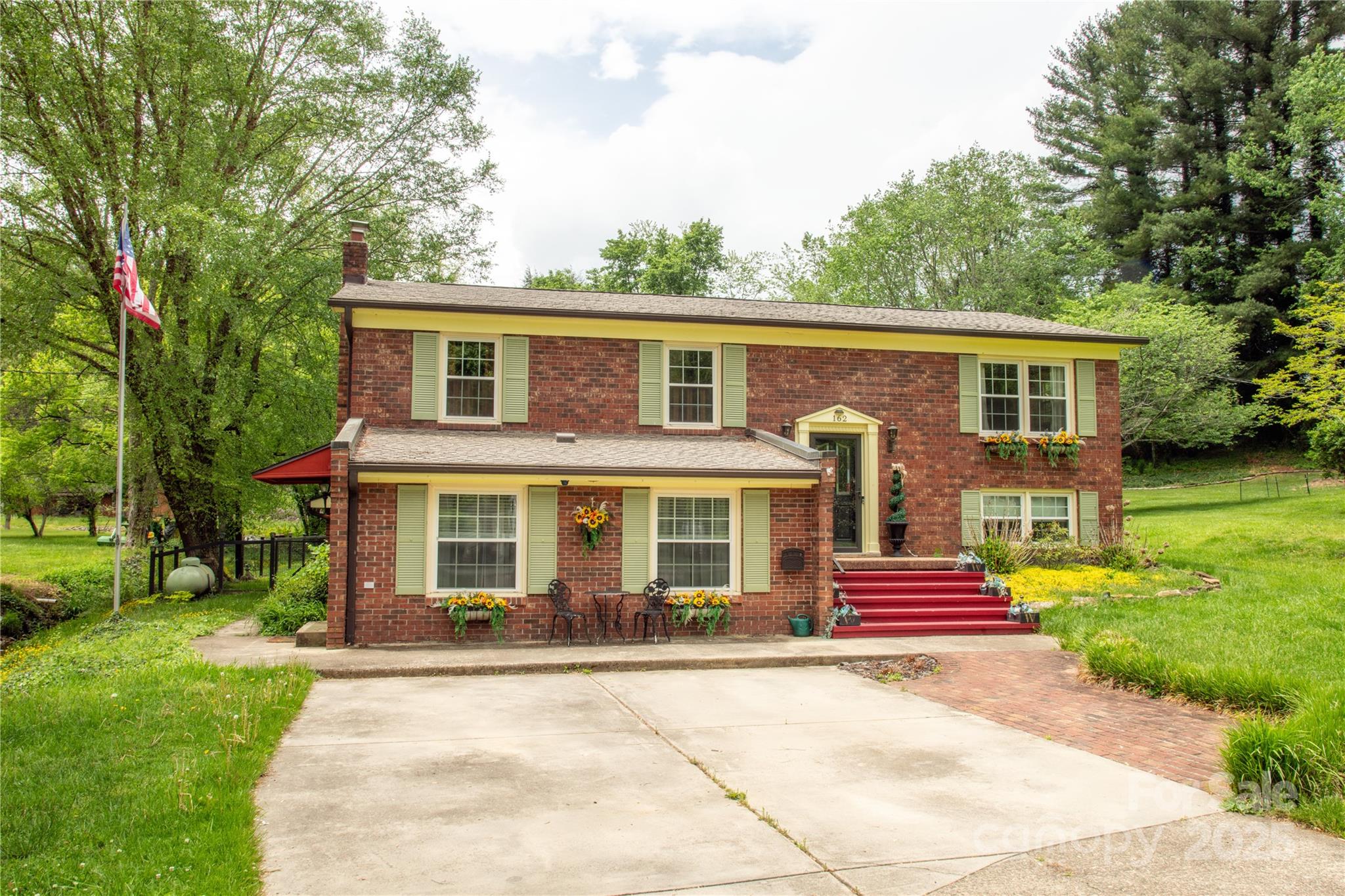 162 Fairway Hills Drive