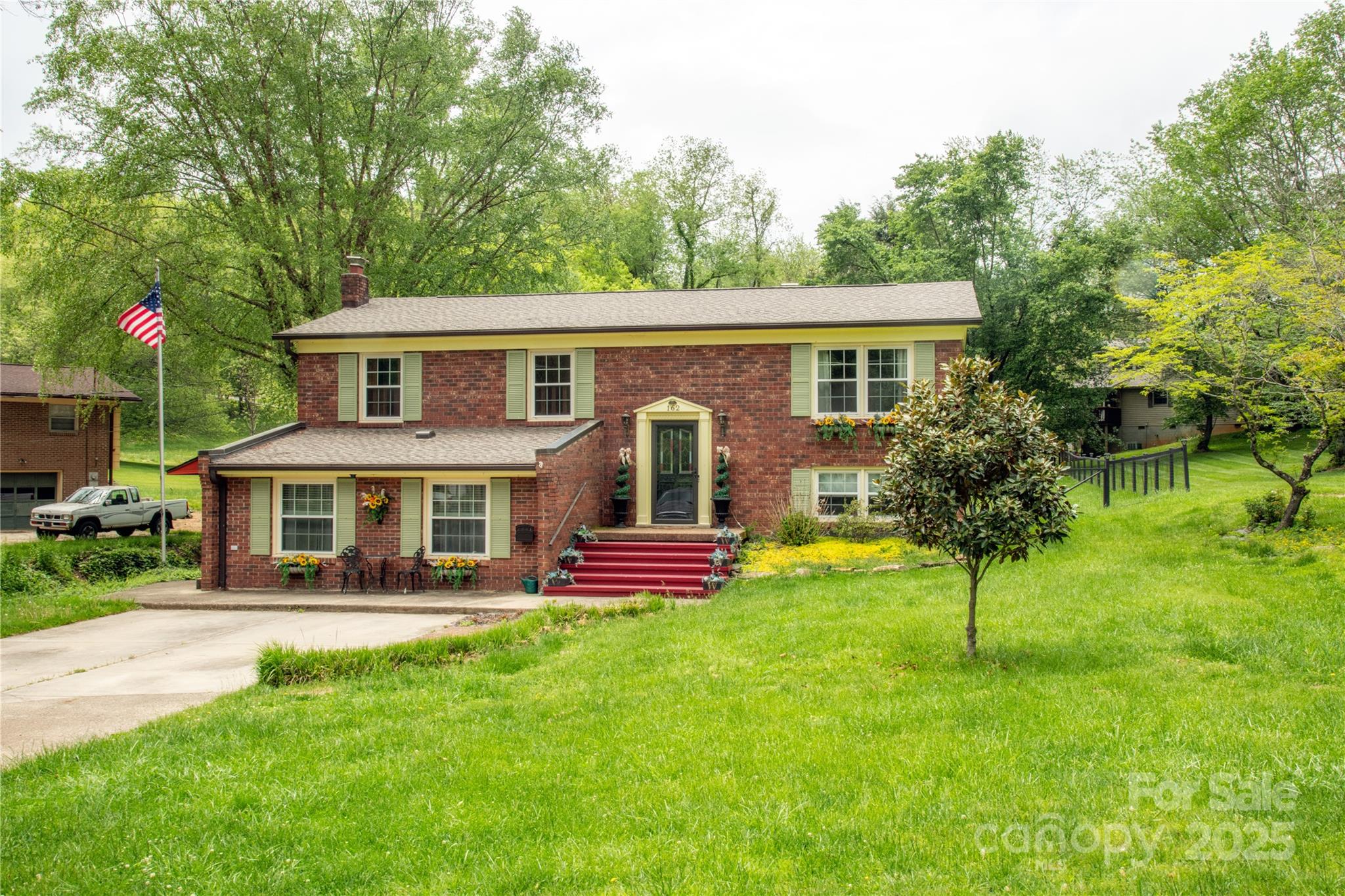 162 Fairway Hills Drive