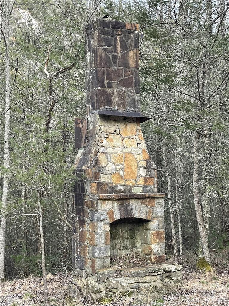 Pinnacle Falls - Land