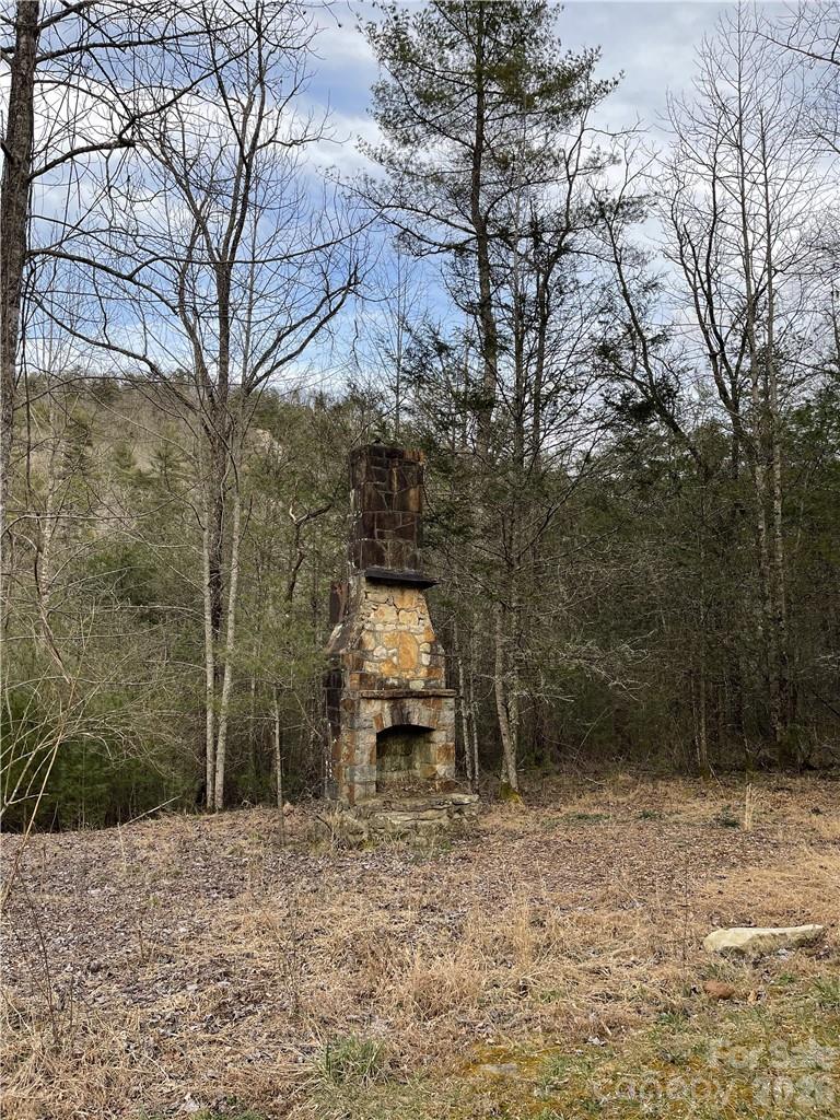 Pinnacle Falls - Land