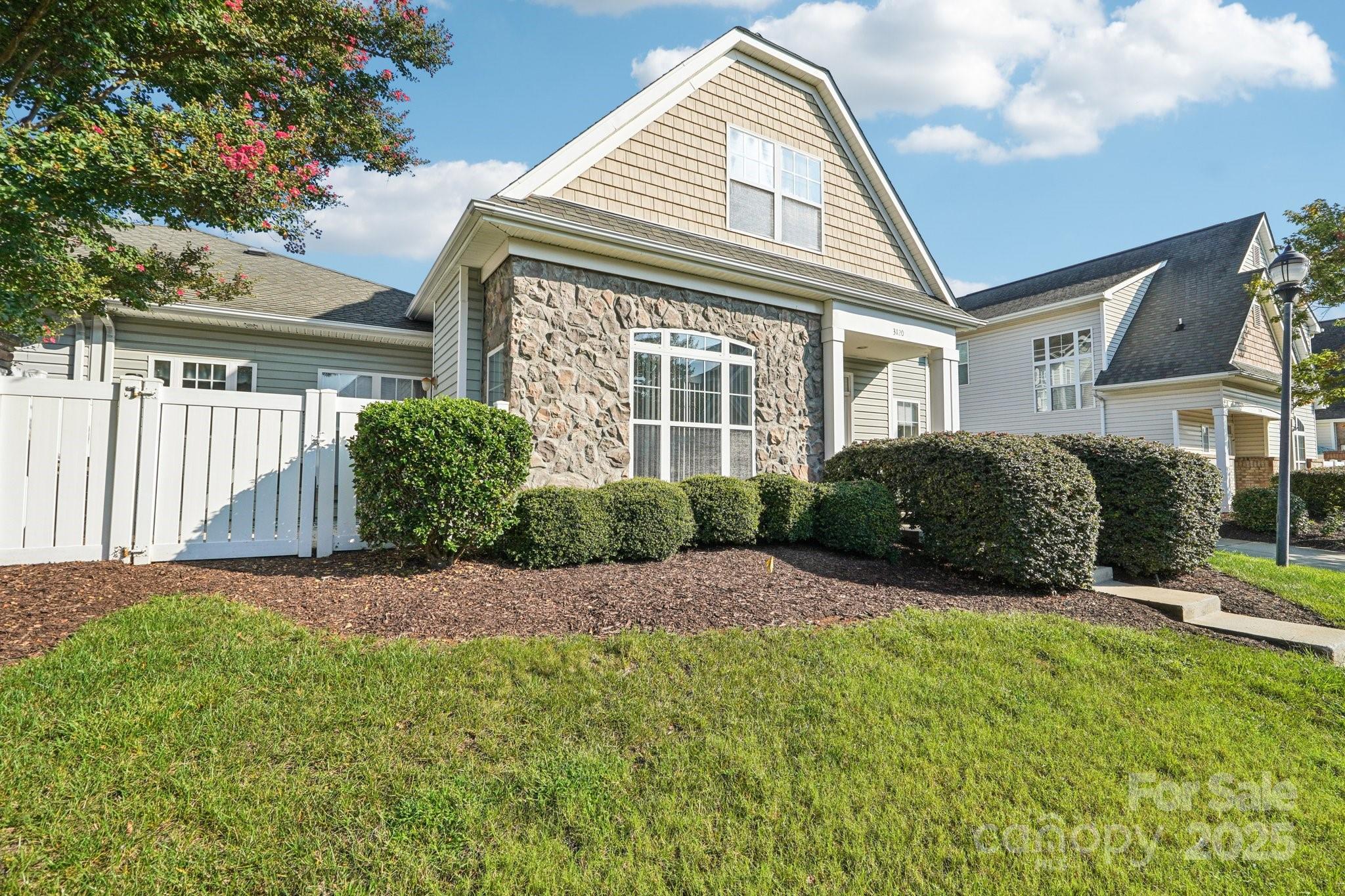 3120 Mistletoe Drive