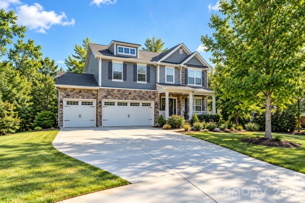 423 CRISFIELD CT, YORK, SC 29745 - Image fea8e2eacc3b9e5df89169033baadfcf/2167850972