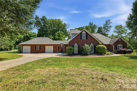 Photo of 3805 Glen Haven Drive SW, Concord, NC 28027 (MLS # 4394058)