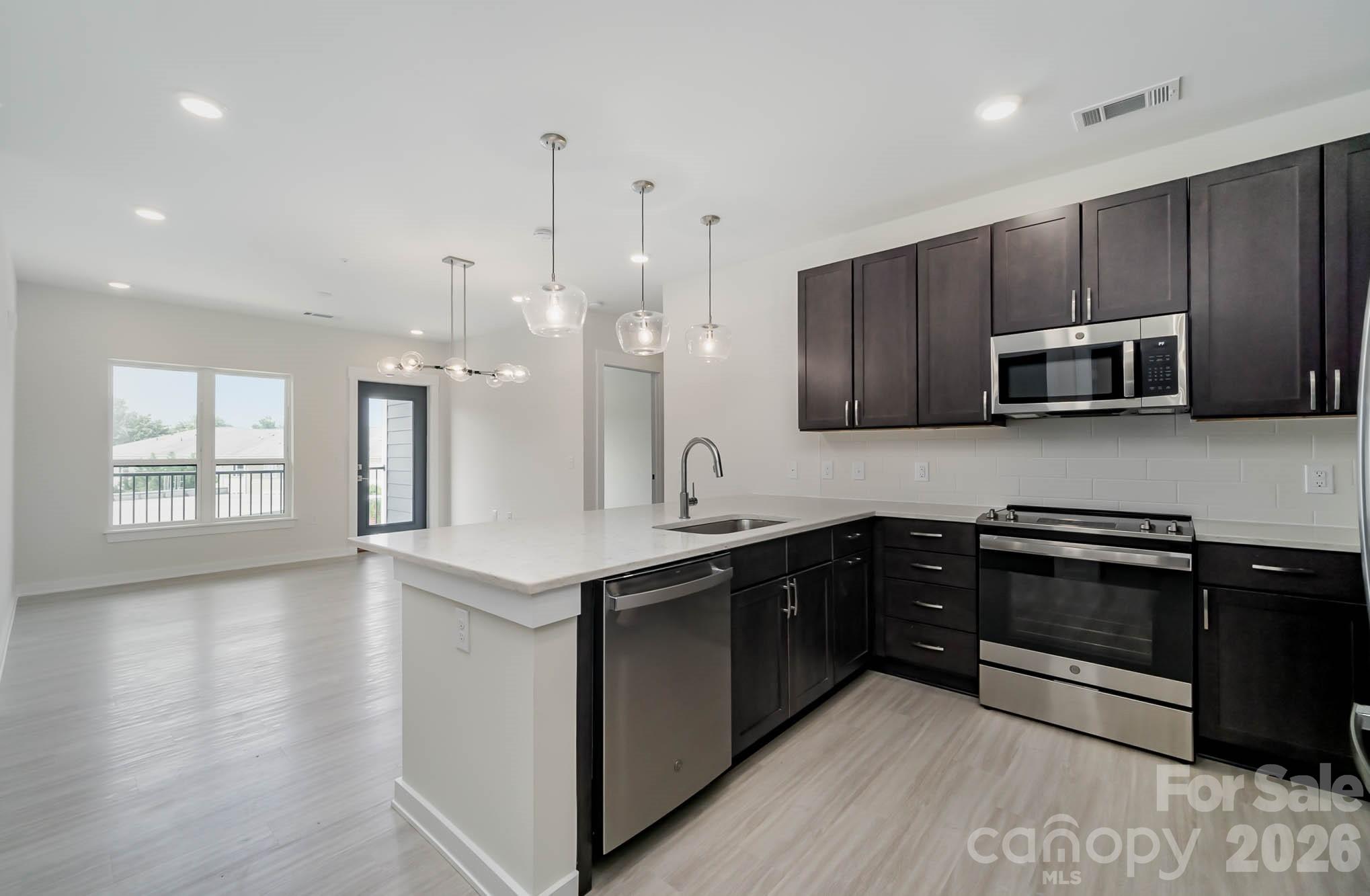 3630 N Davidson Street 3302