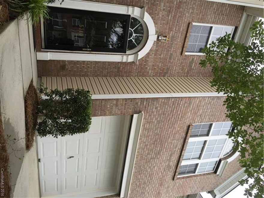 Move-in-ready town home in convenient location. New carpet, paint & lighting throughout. Quaint community of townhomes close to shopping, Uptown, Northlake, I-77, I-85, & I-485.