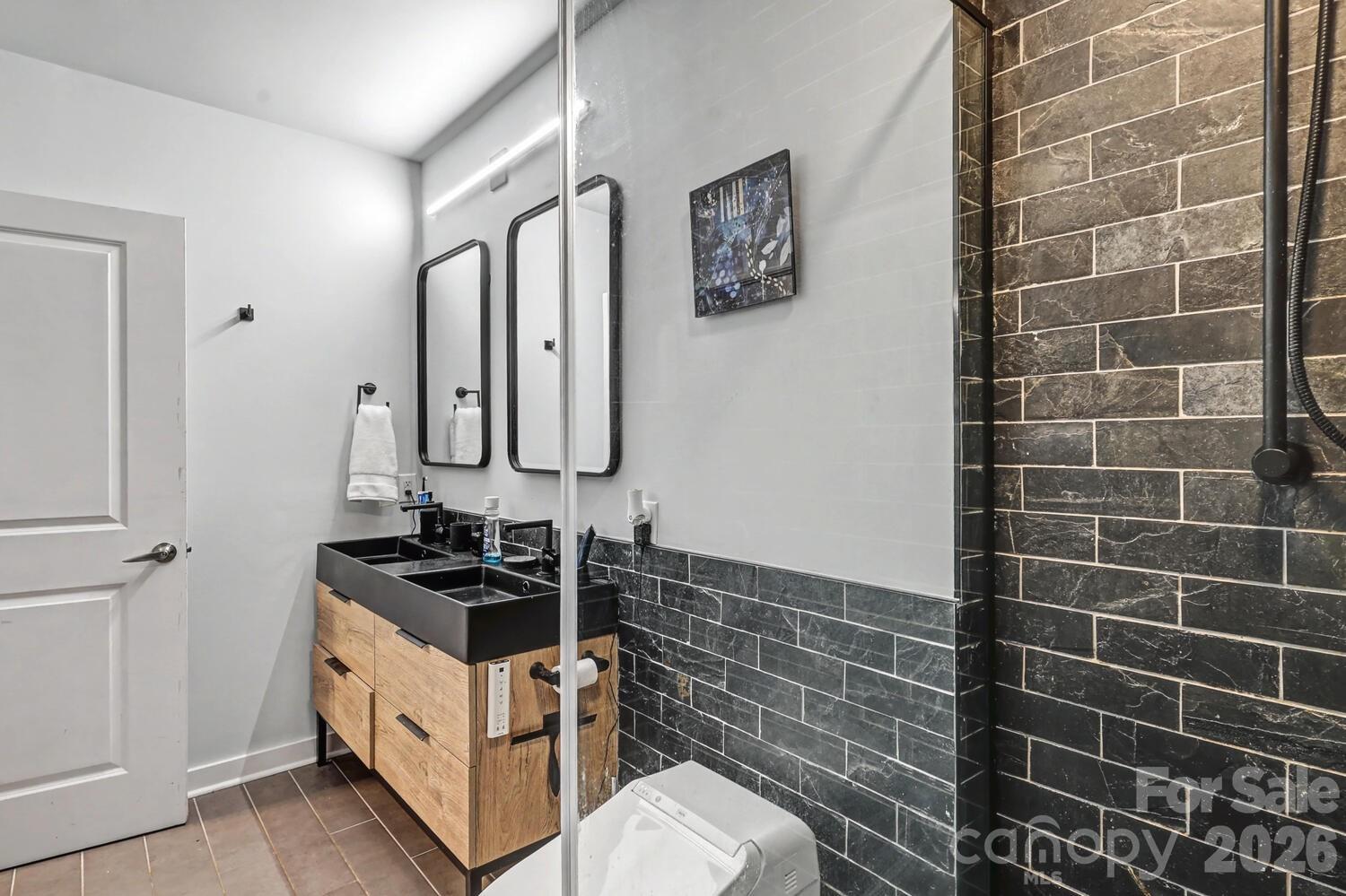 Avenue Condominiums - Residential