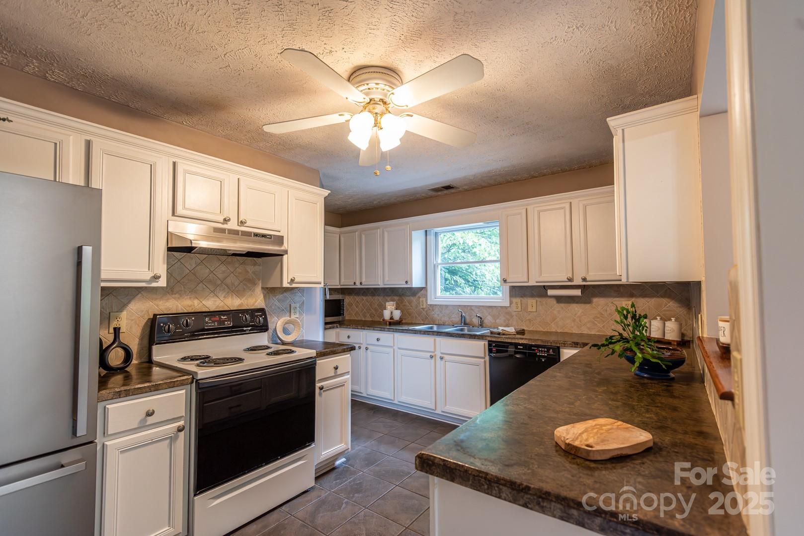 15595 S Us Highway 421 Highway S