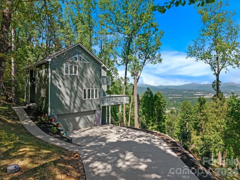 Photo for 115 Chestnut Ridge Road