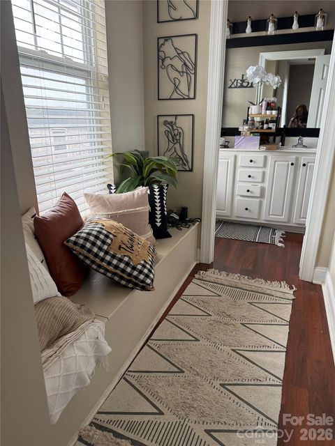 Photo of 6730 Mallard Park Drive, Charlotte, NC 28262 (MLS # 4329944)