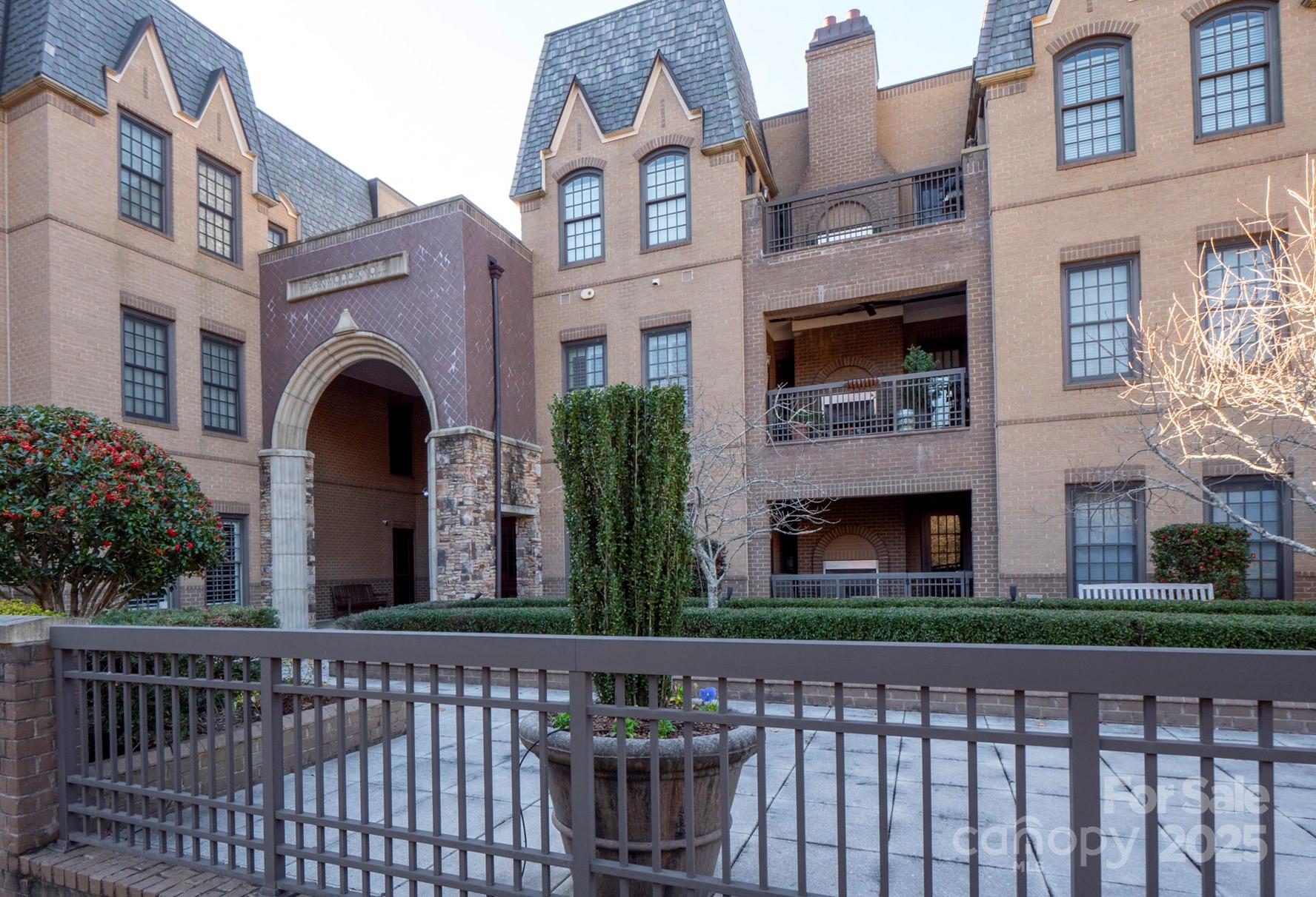 Parkwood Knoll - Residential