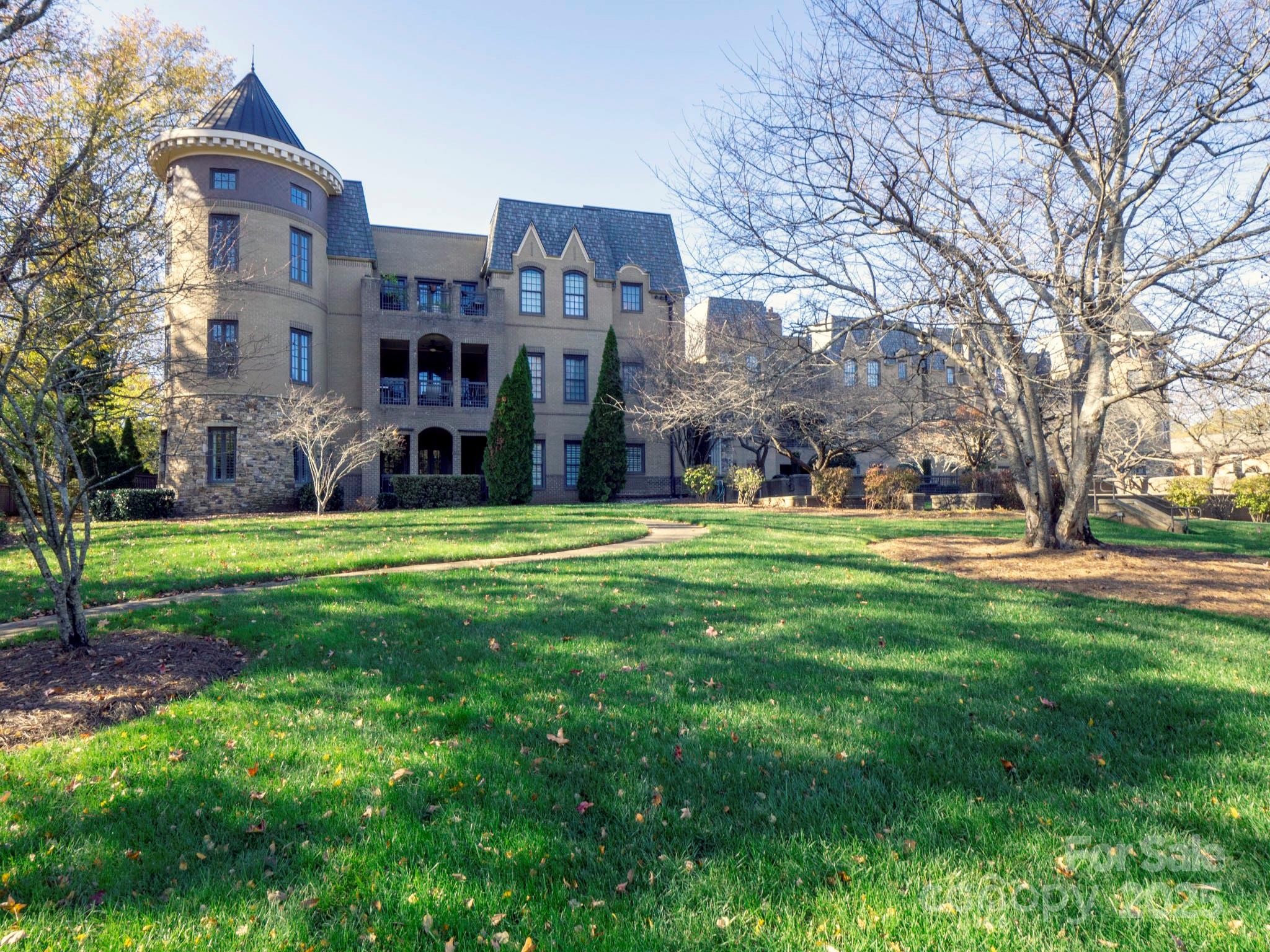 Parkwood Knoll - Residential