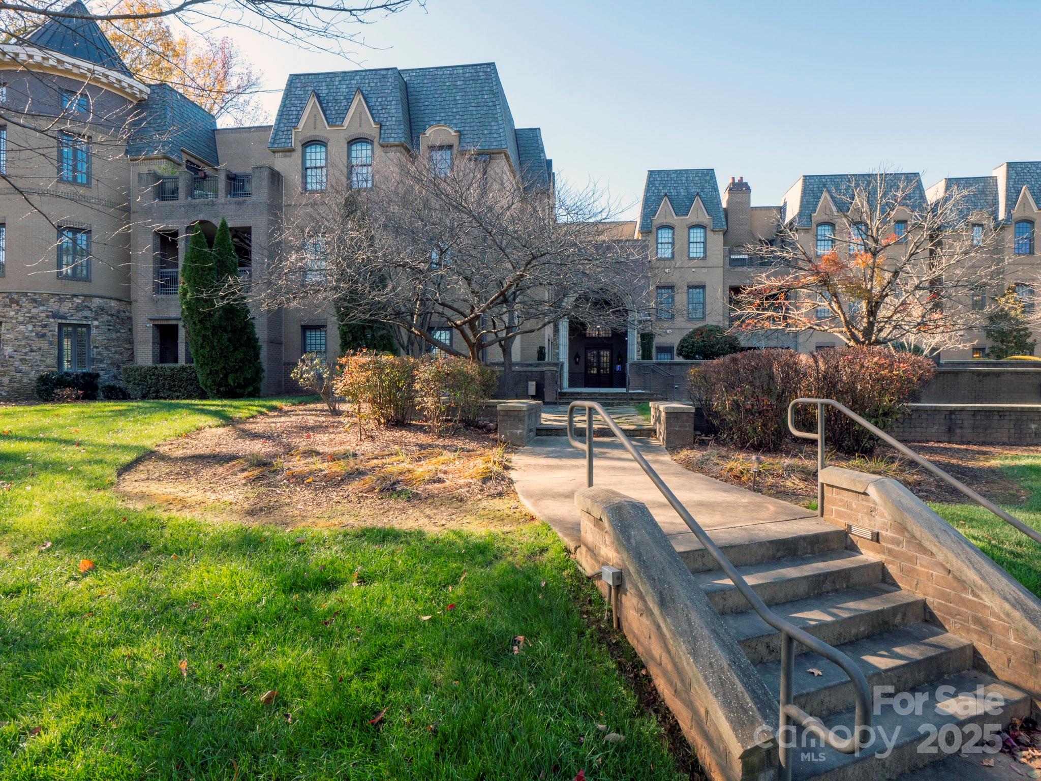 Parkwood Knoll - Residential