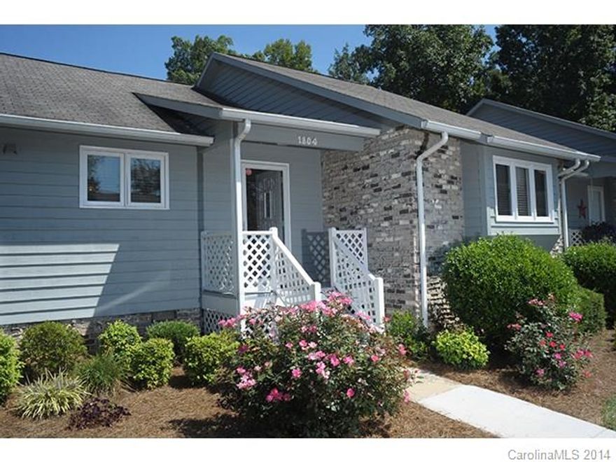 Nice condo in Wellington Hills. 2 bedrooms and 2 baths.