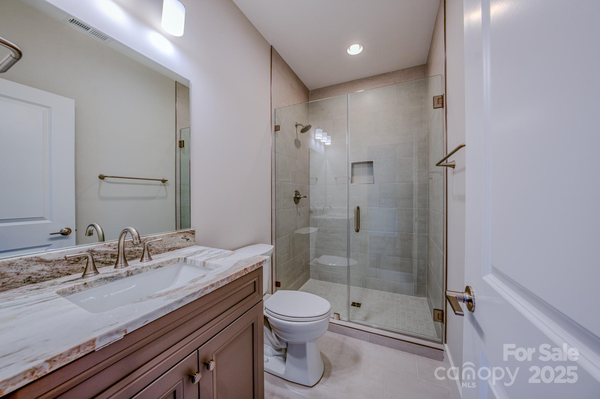 167 Collin Place 21