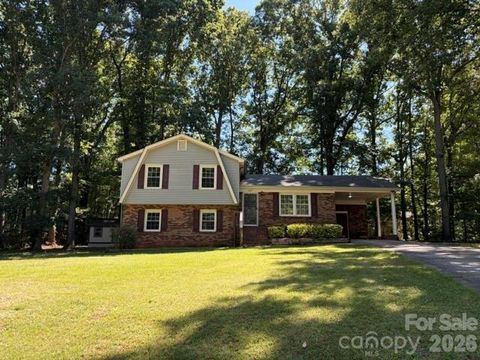 Photo of 4617 Oakwood Circle, Gastonia, NC 28056 (MLS # 4390480)