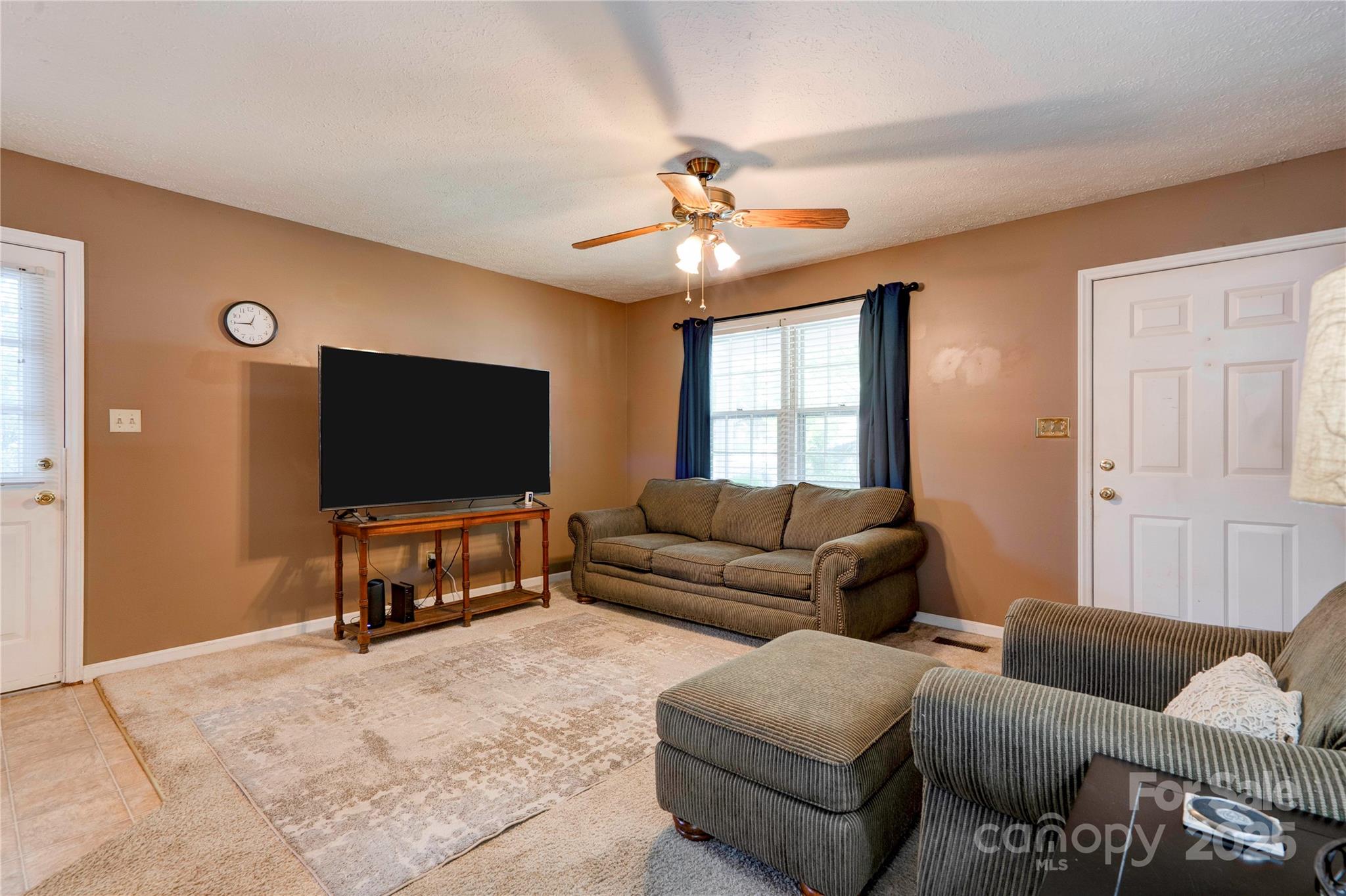 1153 N Woodhill Drive