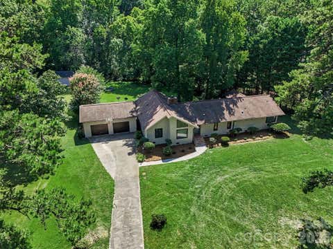 Photo of 13520 Andulusian Drive, Matthews, NC 28105 (MLS # 4409742)